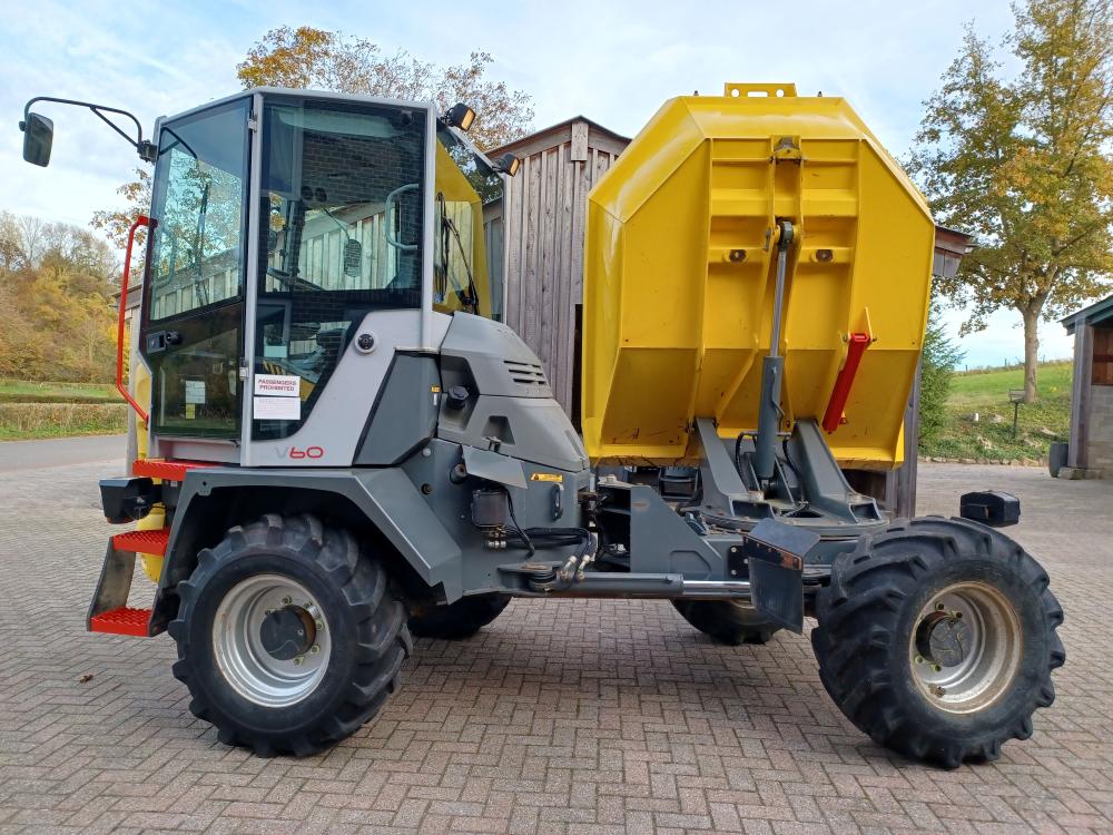 2 354 Wacker Neuson DV60 – Camião Basculante com Plataforma (Visão Dupla)