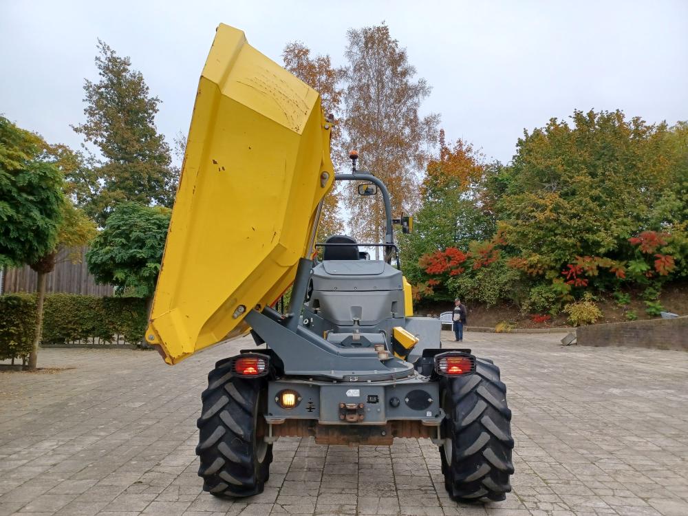 2 367 Wacker Neuson DV60