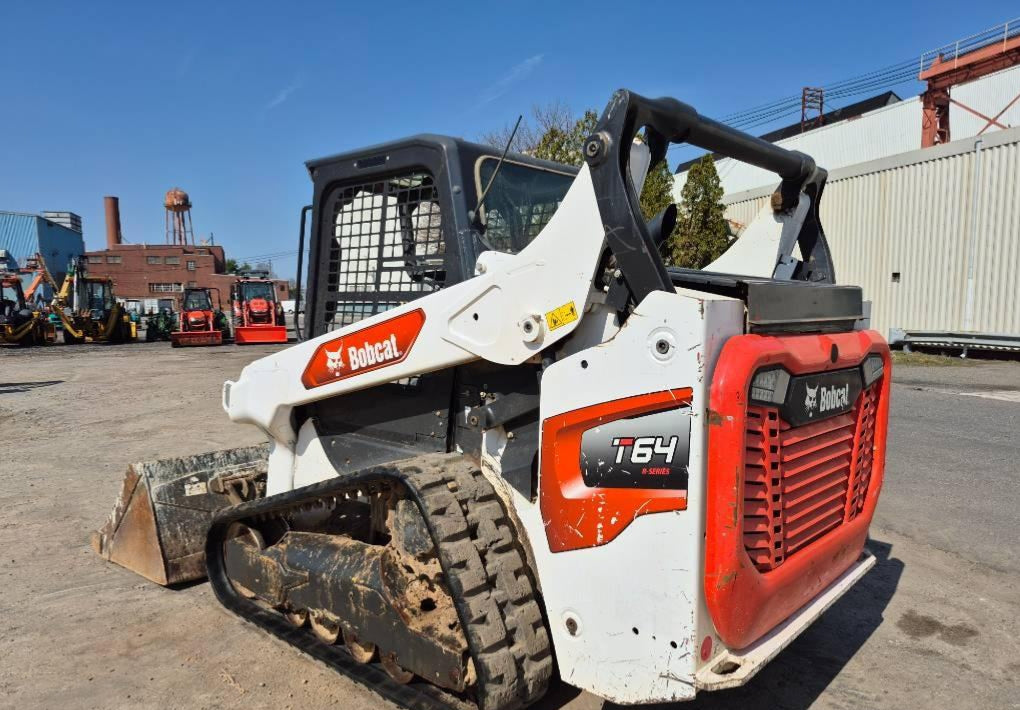 BOBCAT T64