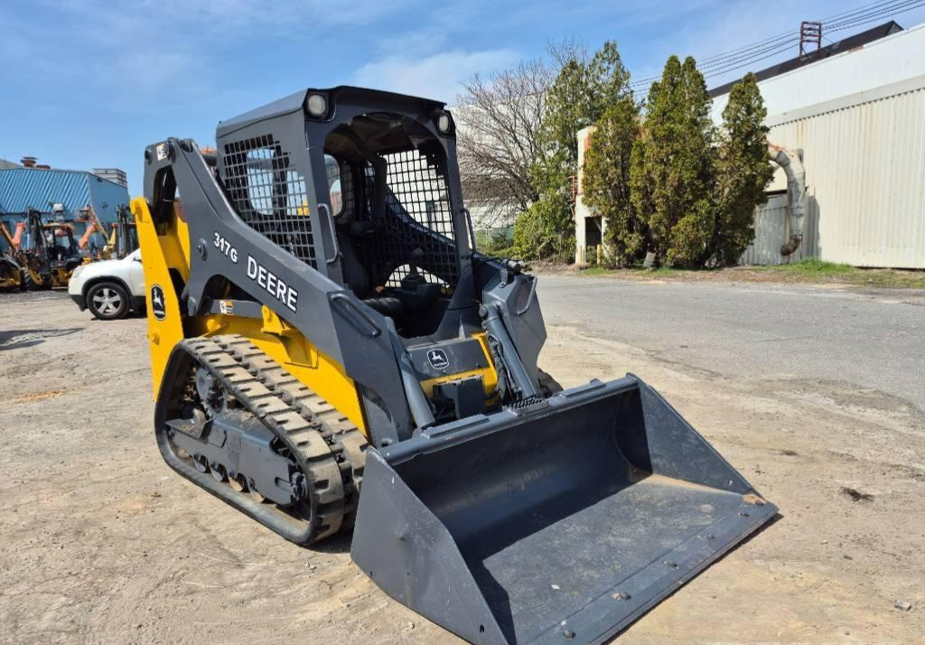 John Deere 317