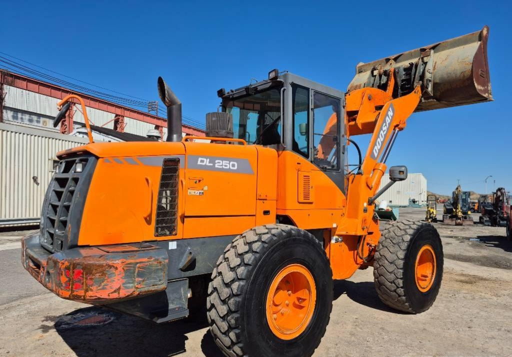 Doosan DL 250-3