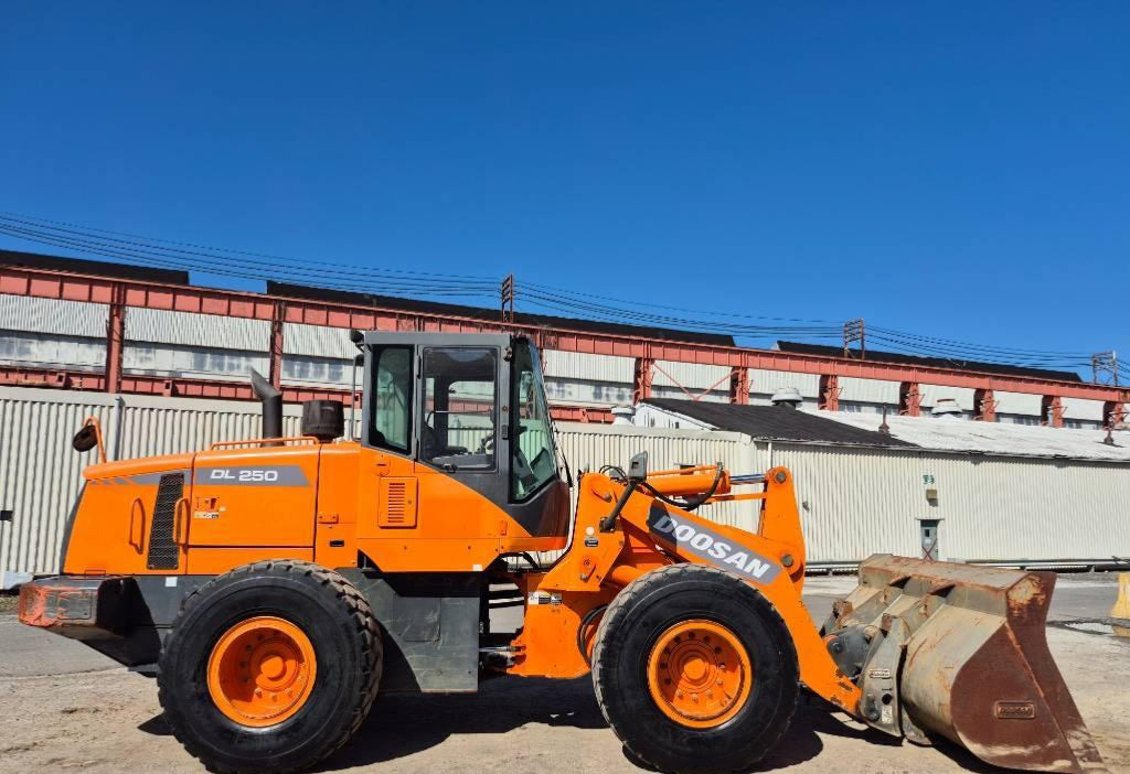 Doosan DL 250-3