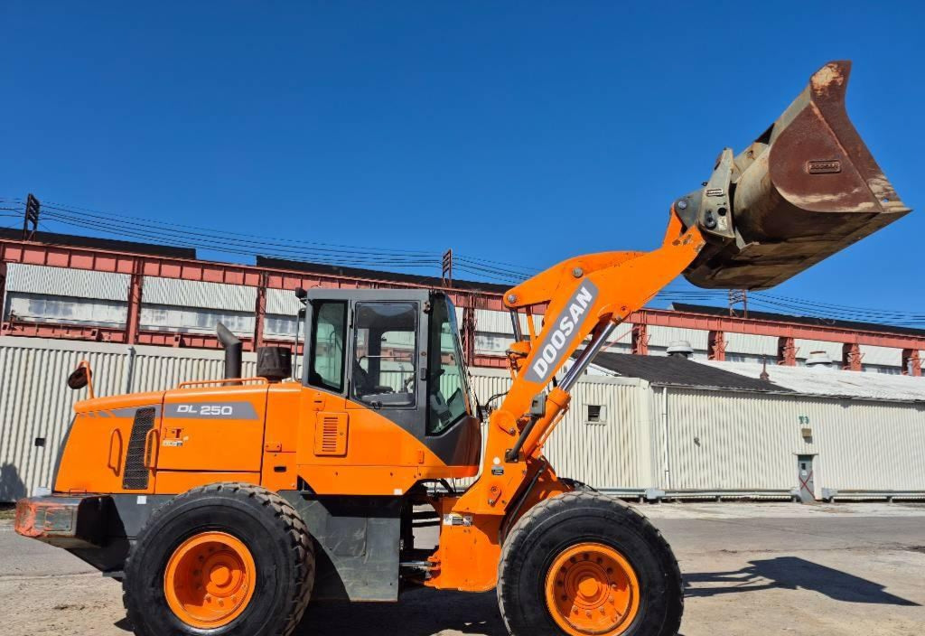 Doosan DL 250-3