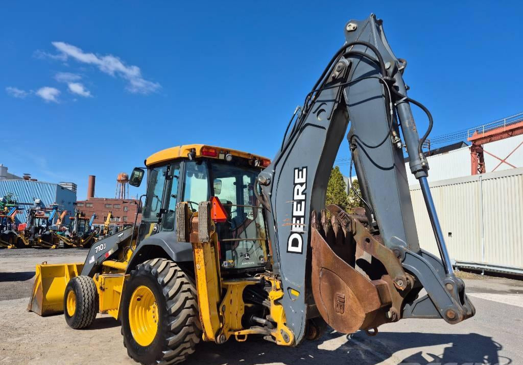 John Deere 710