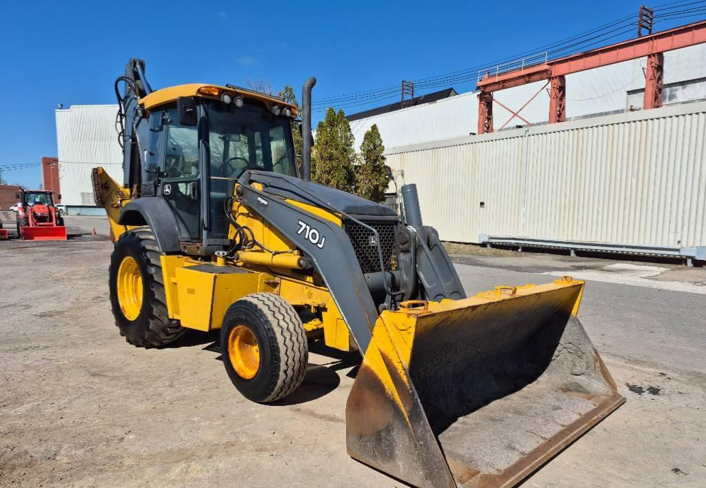 John Deere 710