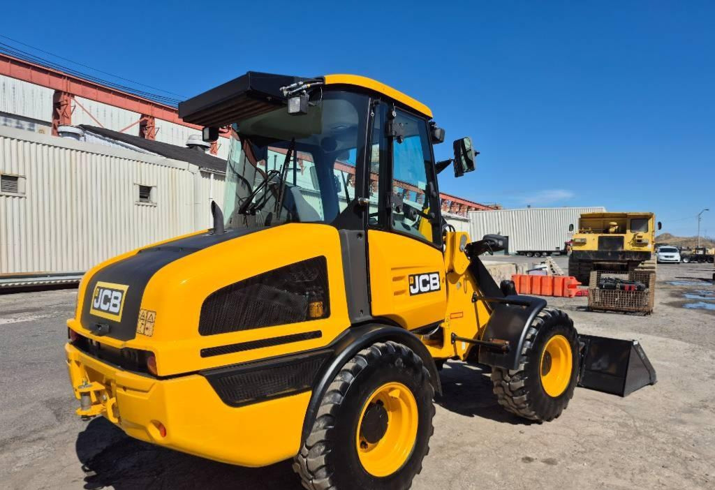 JCB 407