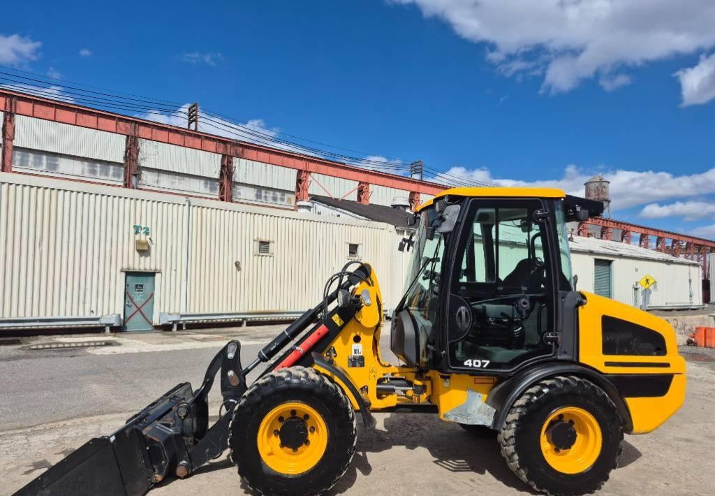 JCB 407