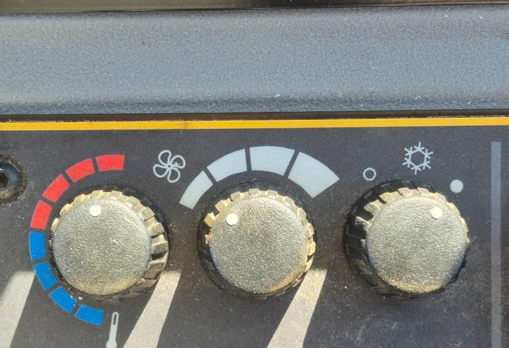 JCB 407