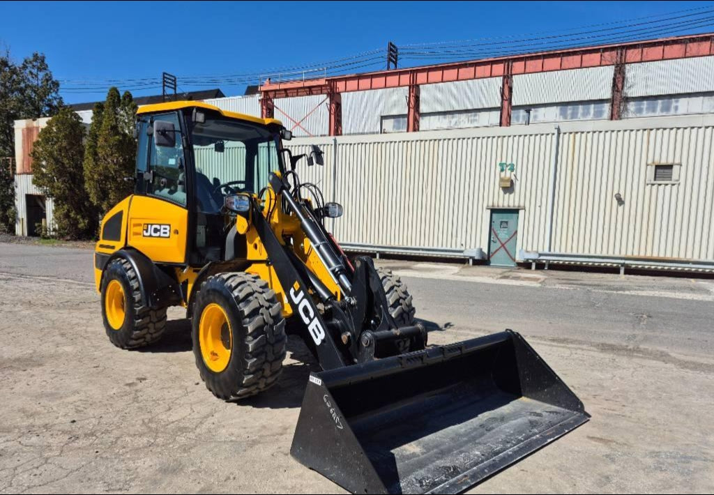 JCB 407