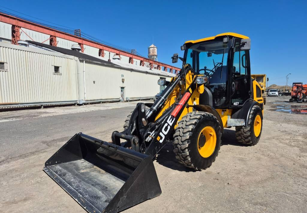 JCB 407