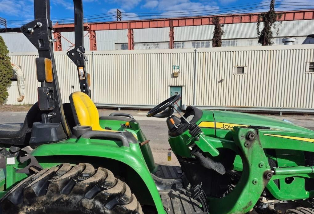 John Deere 3032 E