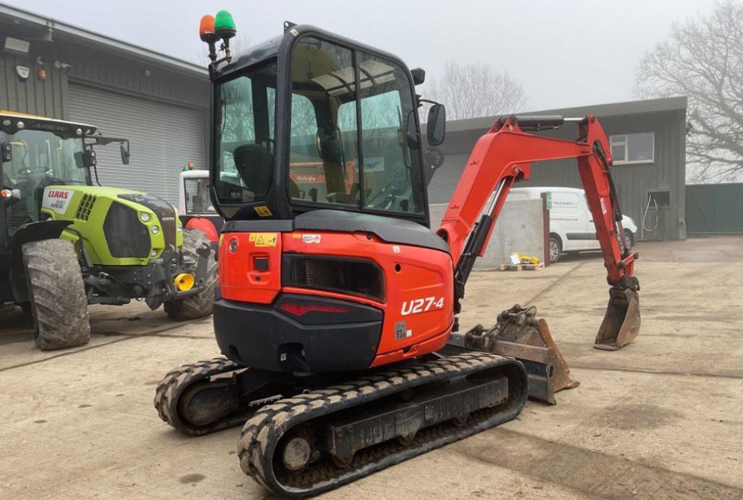 Kubota U27-4
