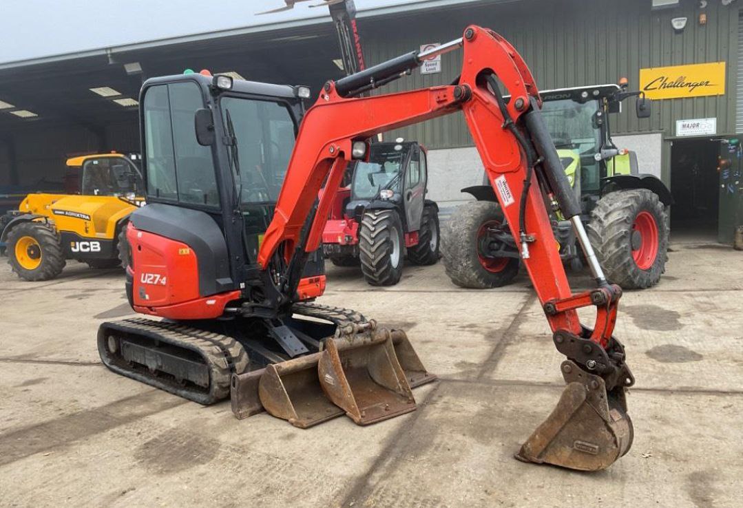 Kubota U27-4