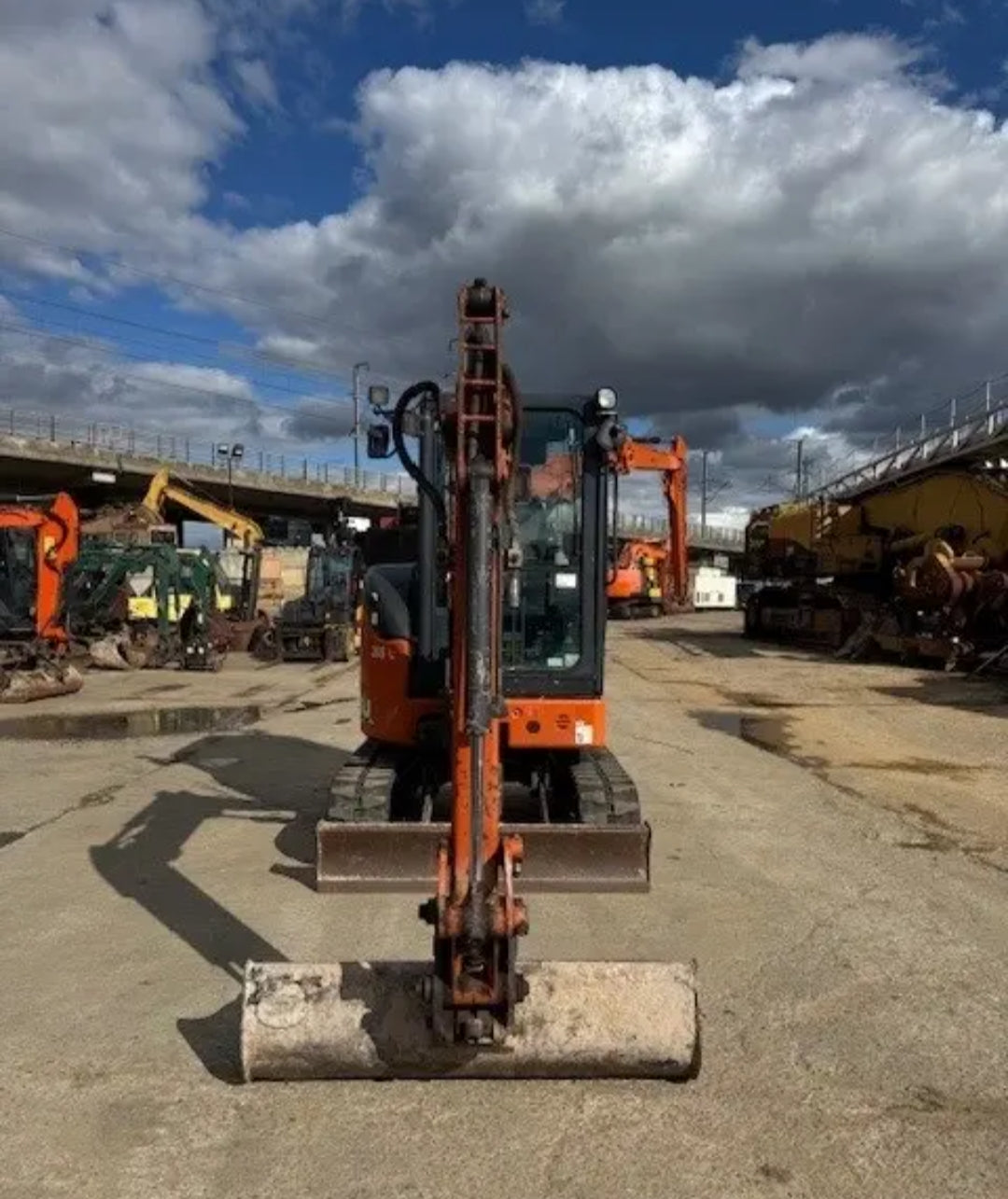 Hitachi ZX 26 U-6 CR