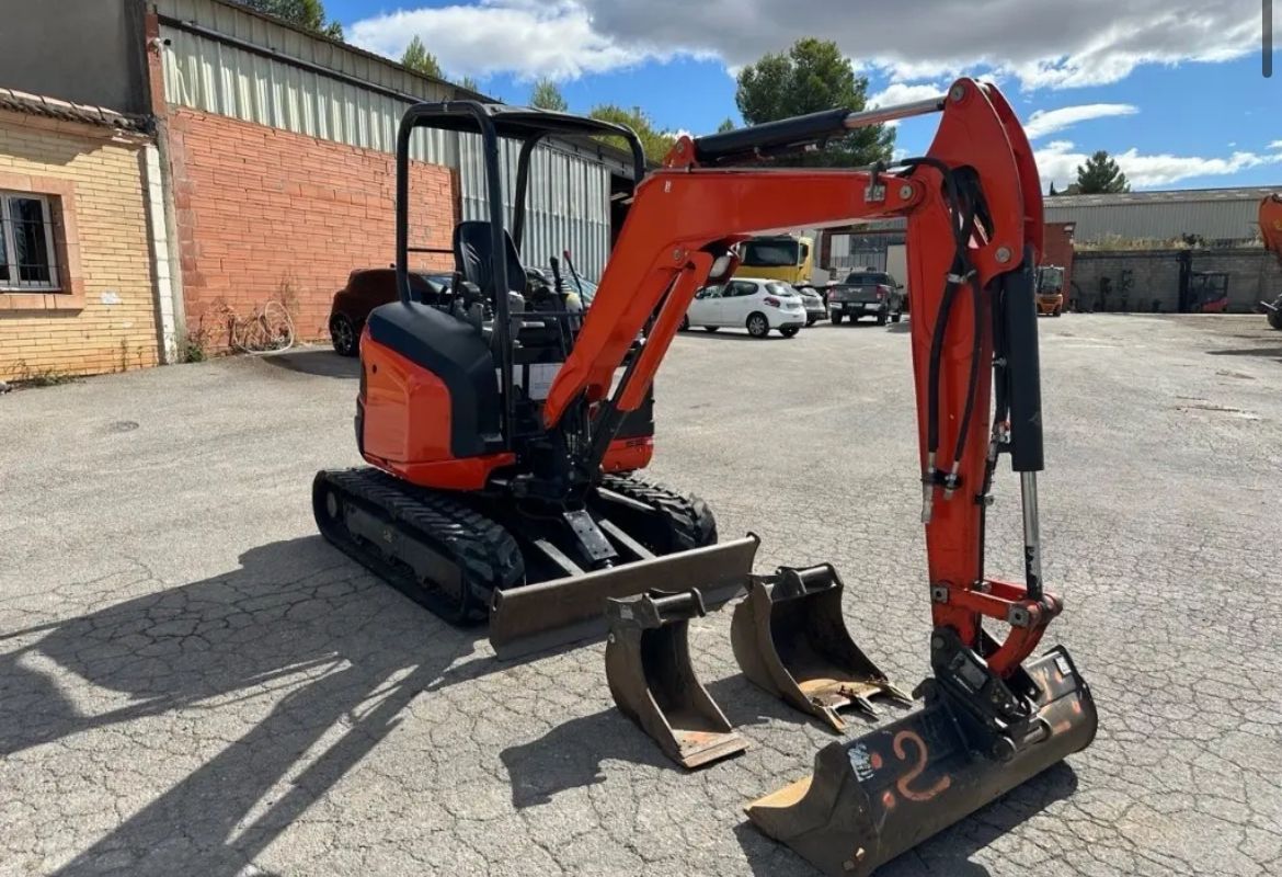 Kubota U27-4