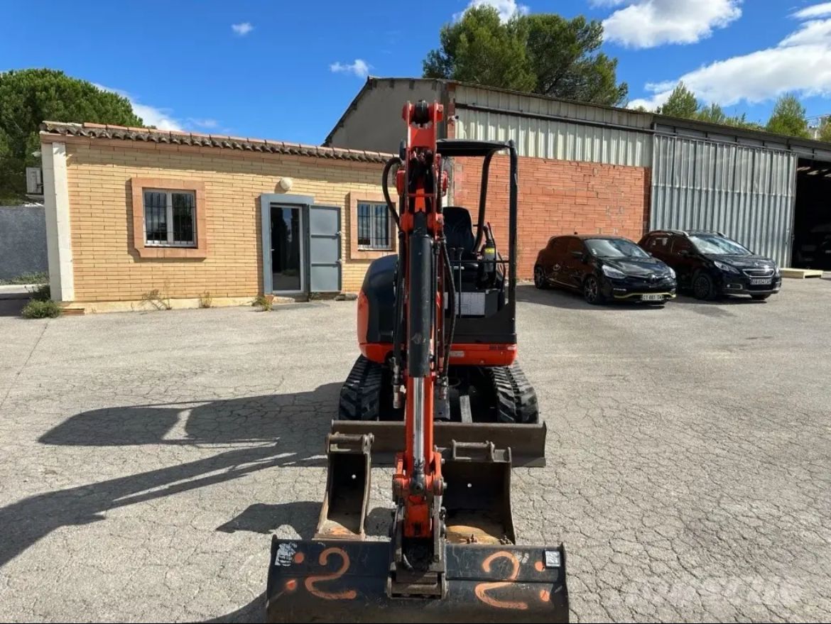Kubota U27-4