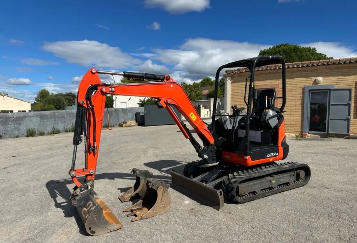 Kubota U27-4