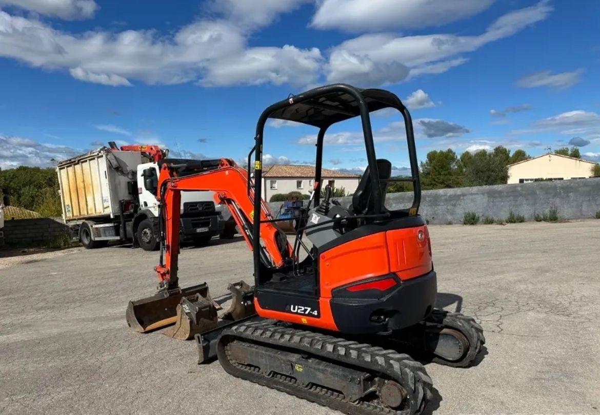 Kubota U27-4