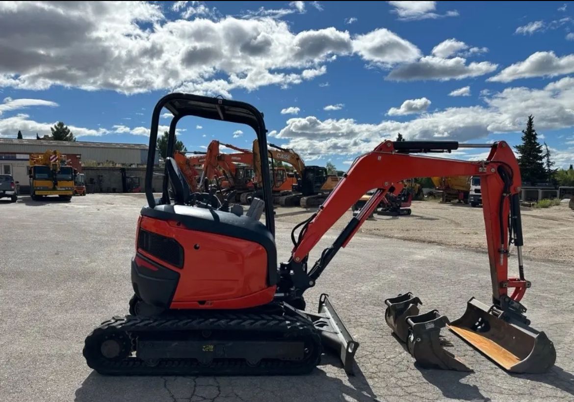 Kubota U27-4