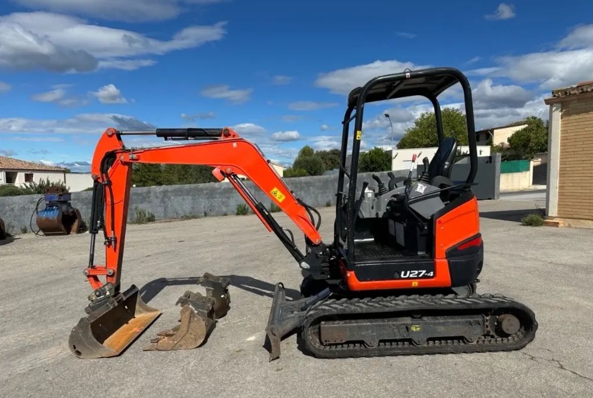 Kubota U27-4