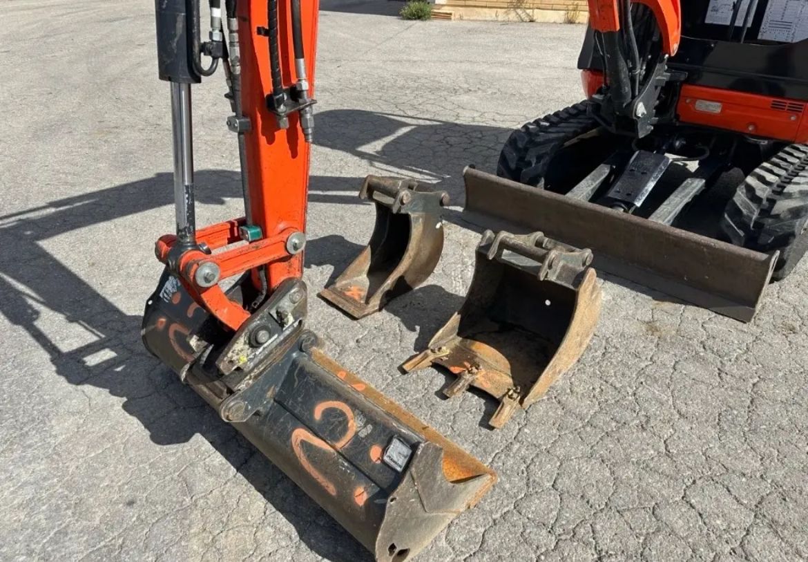 Kubota U27-4
