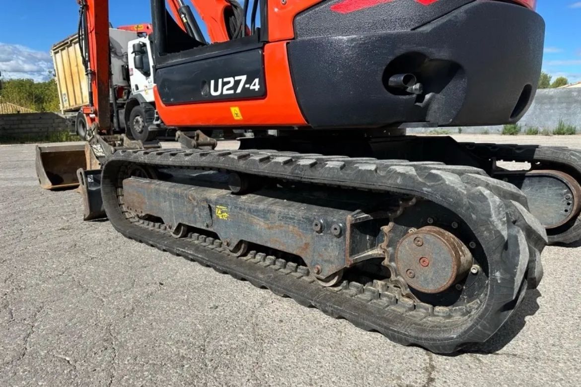 Kubota U27-4