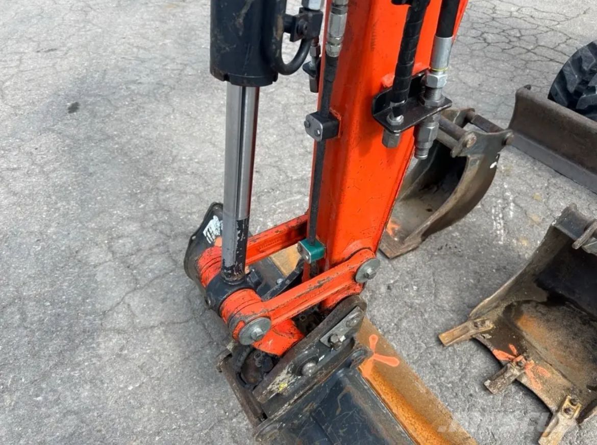 Kubota U27-4