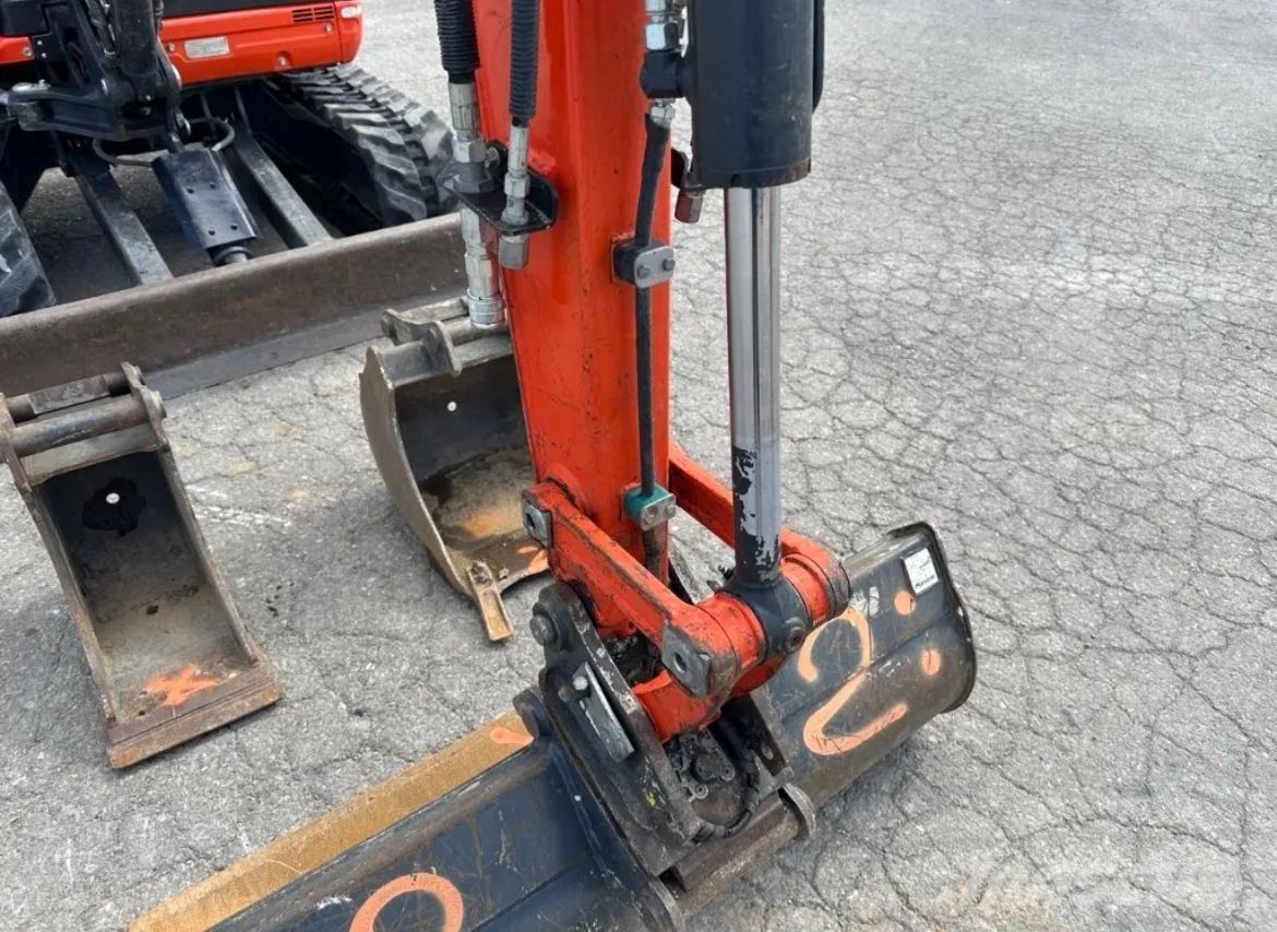 Kubota U27-4