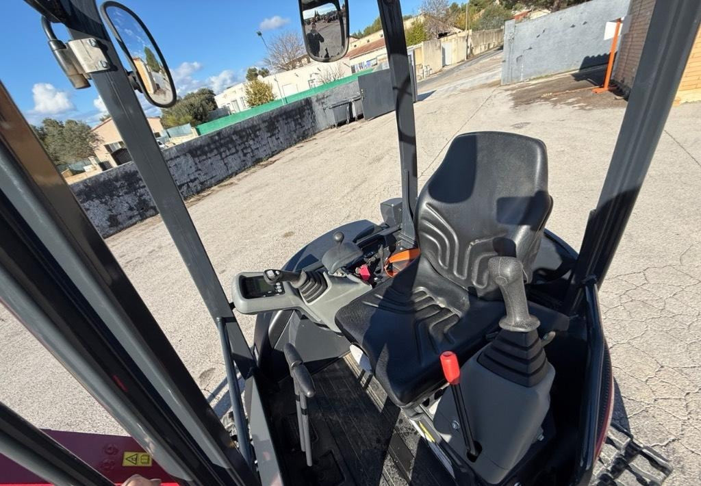 Yanmar Vio 26