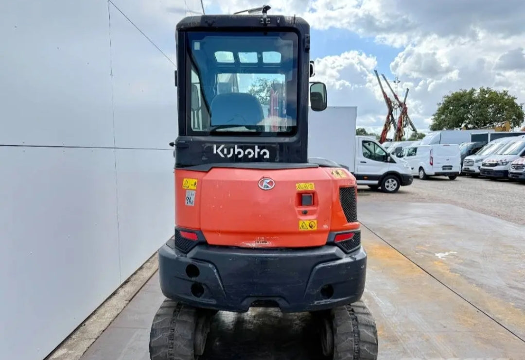 Kubota KX037-4