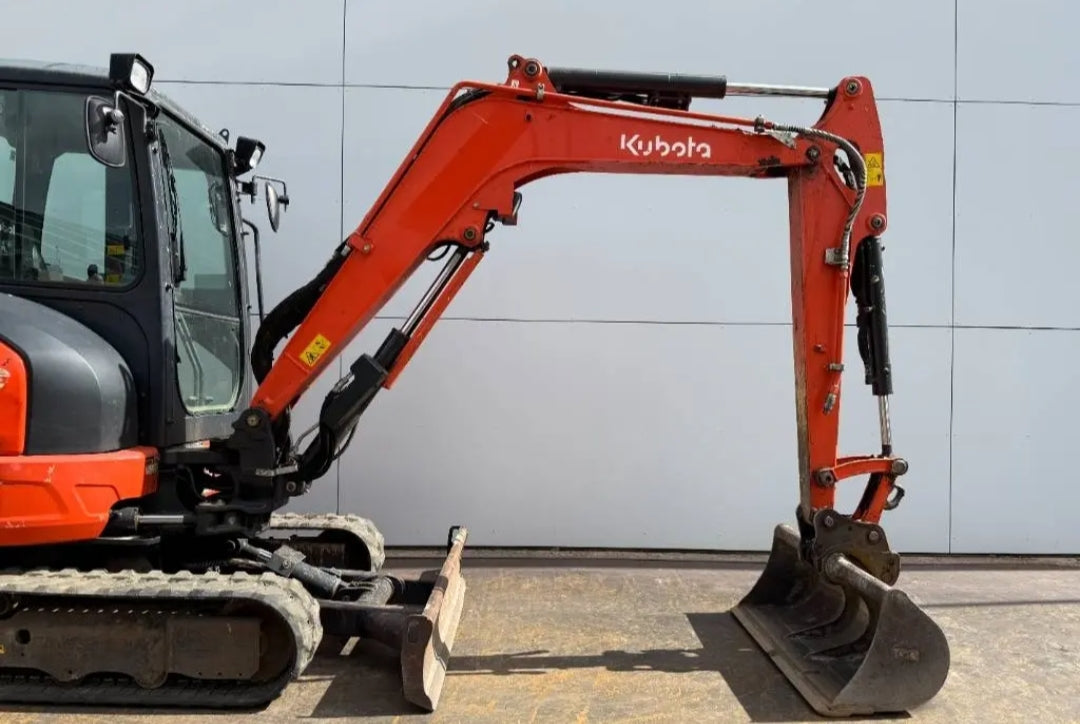 Kubota KX037-4