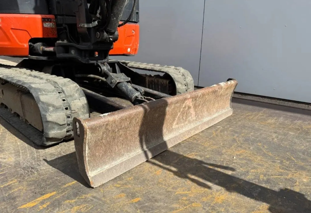 Kubota KX037-4