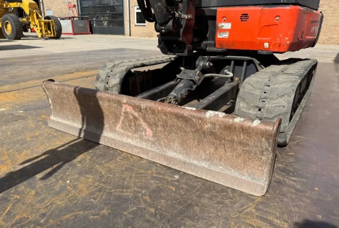 Kubota KX037-4