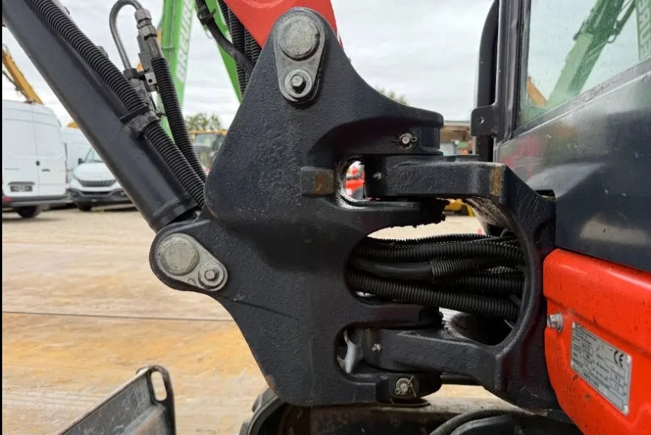 Kubota KX027-4