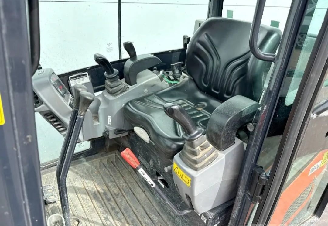 Kubota KX016-4