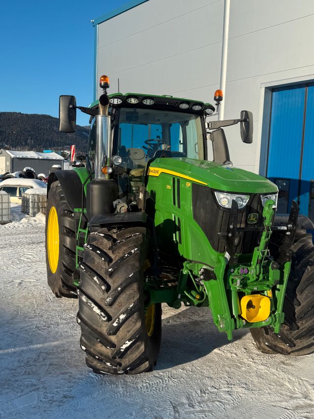 Trator Agrícola John Deere 6R250