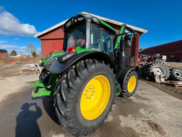 Trator Agrícola John Deere 6120M